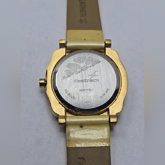 Womens Vintage Fastrack Titan Gold Tone Yellow 6027YEC India Watch New Battery main image 10